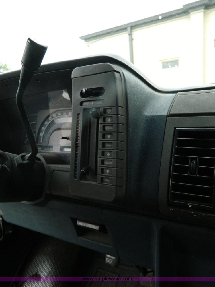 image for item M9771 1990 Chevrolet Astro van