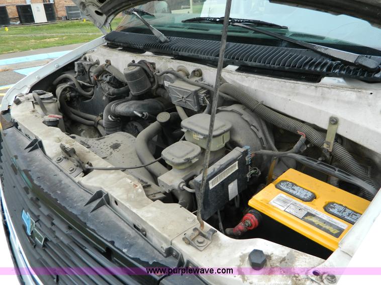 image for item M9771 1990 Chevrolet Astro van