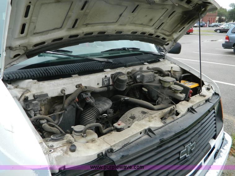 image for item M9771 1990 Chevrolet Astro van