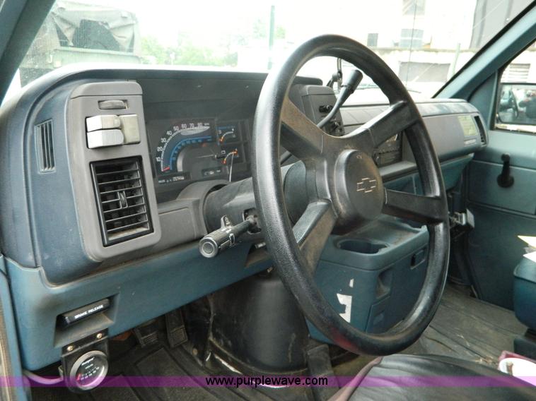 image for item M9771 1990 Chevrolet Astro van