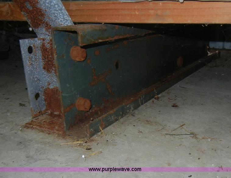 image for item N9856 Metal rack