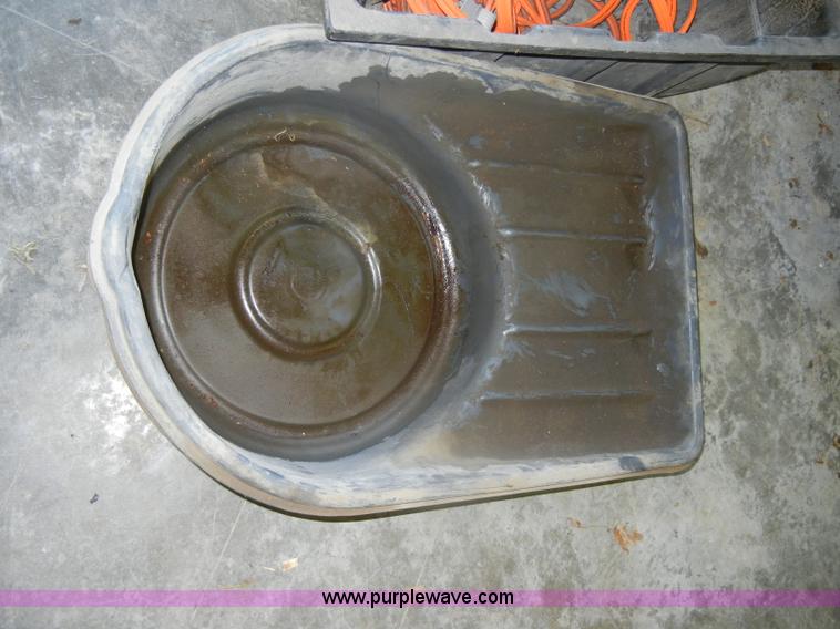 image for item N9858 Assorted automotive supplies