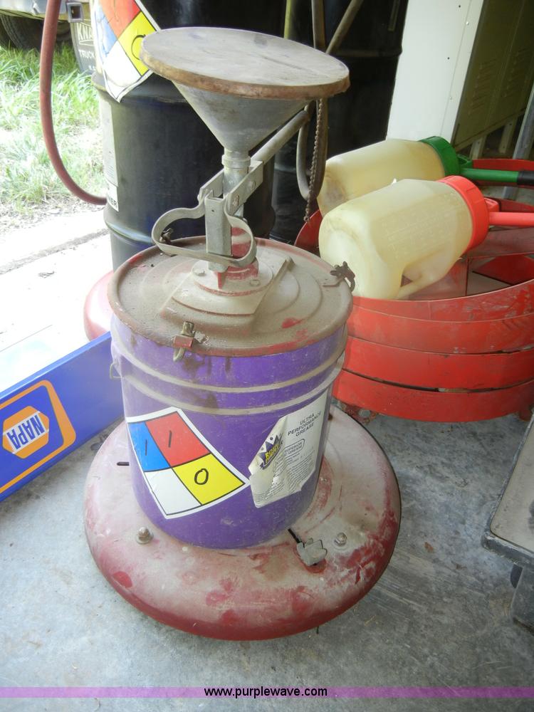 image for item N9858 Assorted automotive supplies