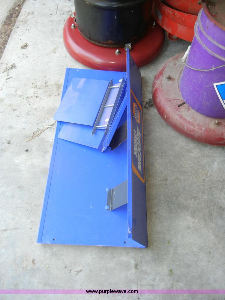 image for item N9858 Assorted automotive supplies