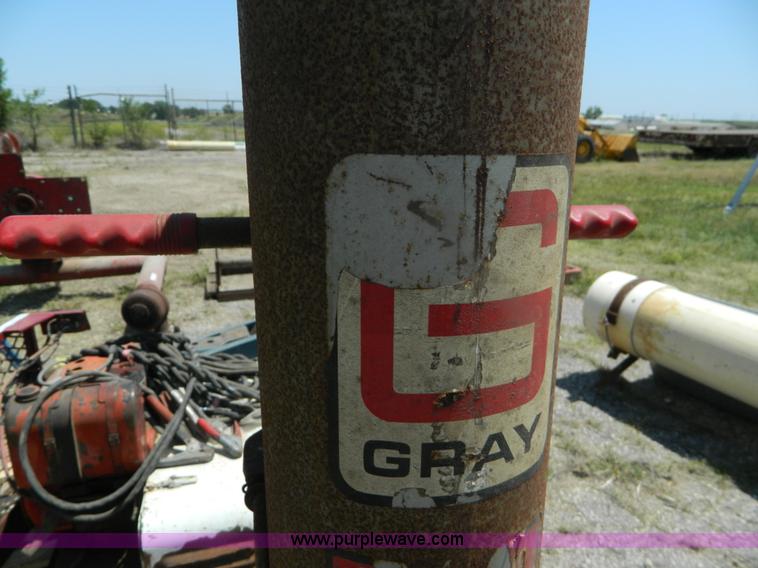 image for item T9931 Gray 2.5 ton air/hydraulic bumper jack