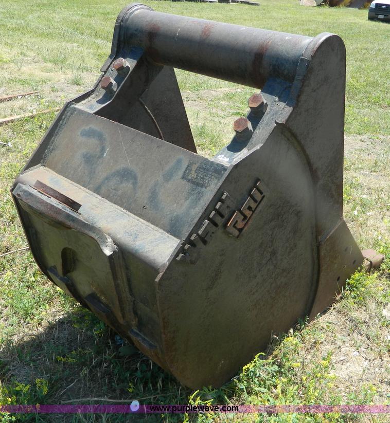 image for item T9940 Assorted items