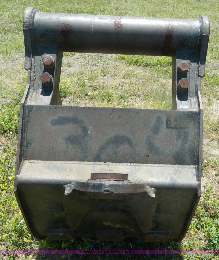 image for item T9940 Assorted items