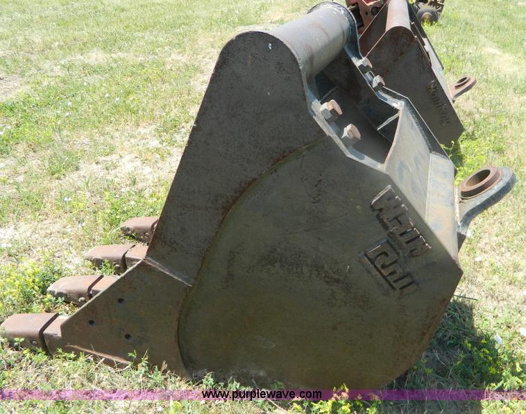 image for item T9940 Assorted items