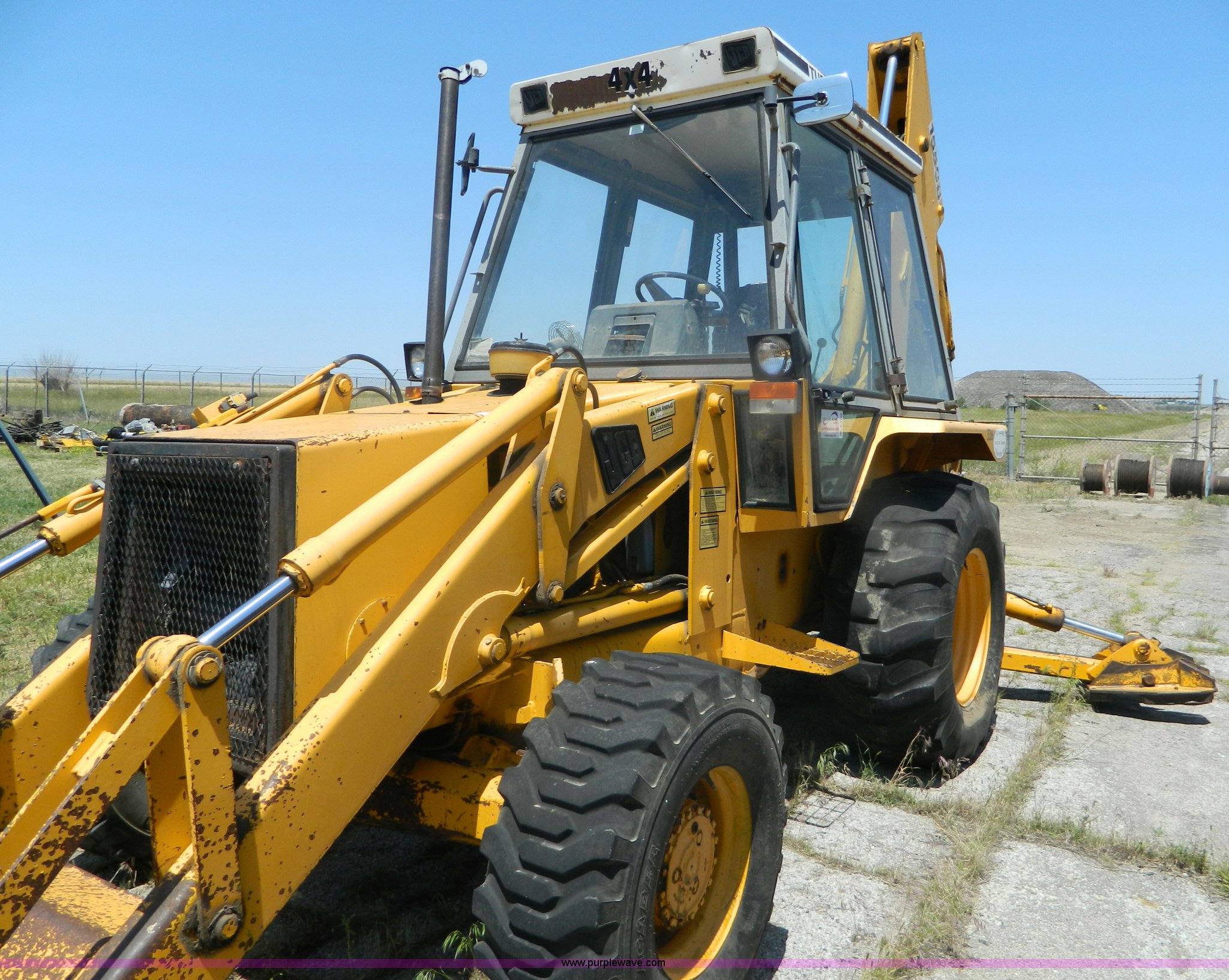 1988 JCB 1550B backhoe in Salina, KS Item B3708 sold Purple Wave