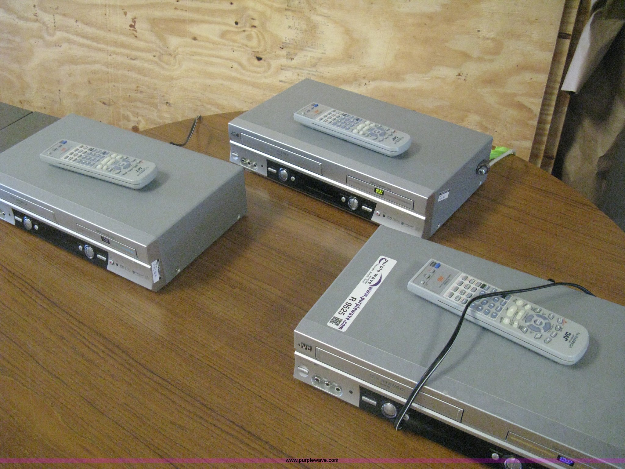 (3) televisions and three JVC DVD/VCR combos with remotes in Wichita