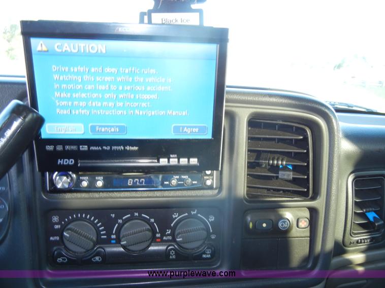 image for item D4156 2002 Chevrolet Suburban 1500 LT SUV