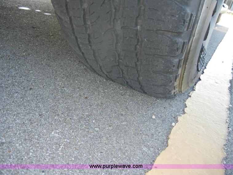 image for item D4156 2002 Chevrolet Suburban 1500 LT SUV