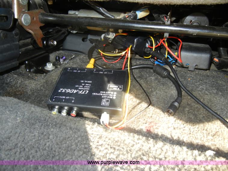 image for item D4156 2002 Chevrolet Suburban 1500 LT SUV