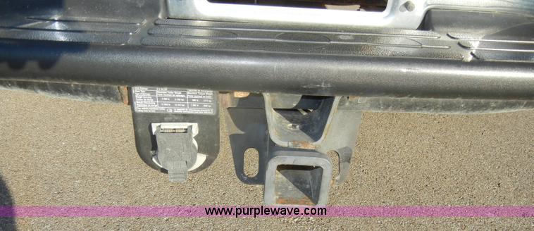 image for item D4156 2002 Chevrolet Suburban 1500 LT SUV