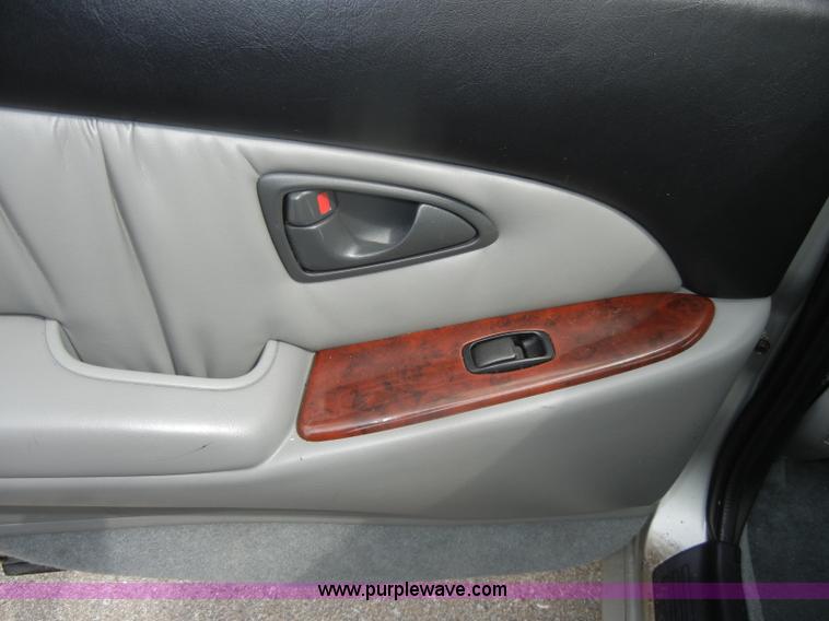 image for item D4250 2000 Mitsubishi Diamante LS