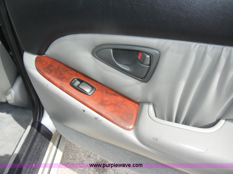 image for item D4250 2000 Mitsubishi Diamante LS