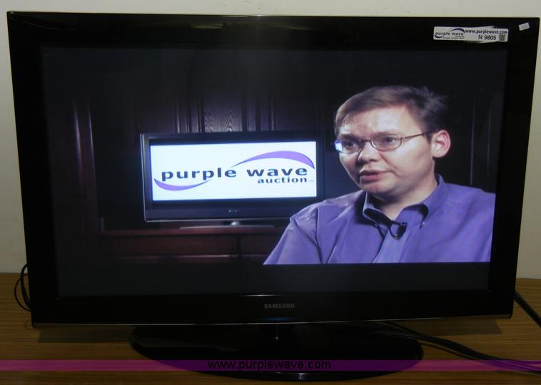 image for item N9805 Samsung 42" plasma television