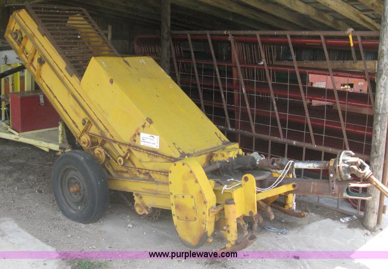 image for item A6445 James Way Bermuda sprig digger