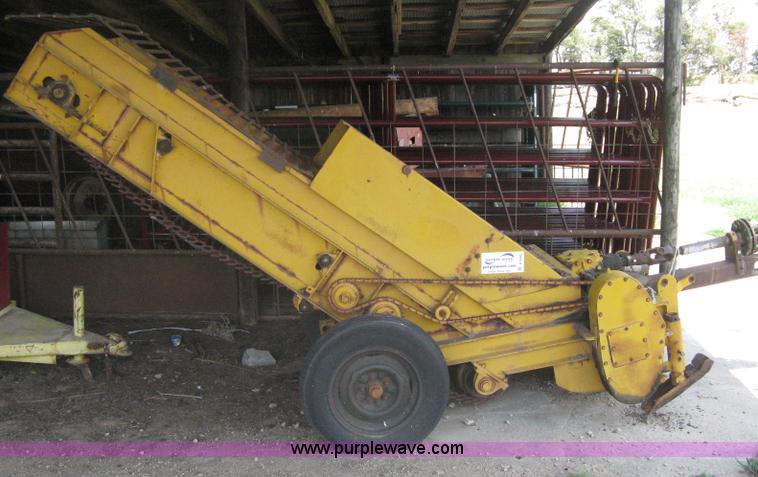 image for item A6445 James Way Bermuda sprig digger