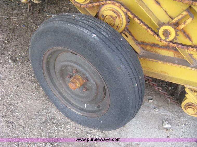 image for item A6445 James Way Bermuda sprig digger