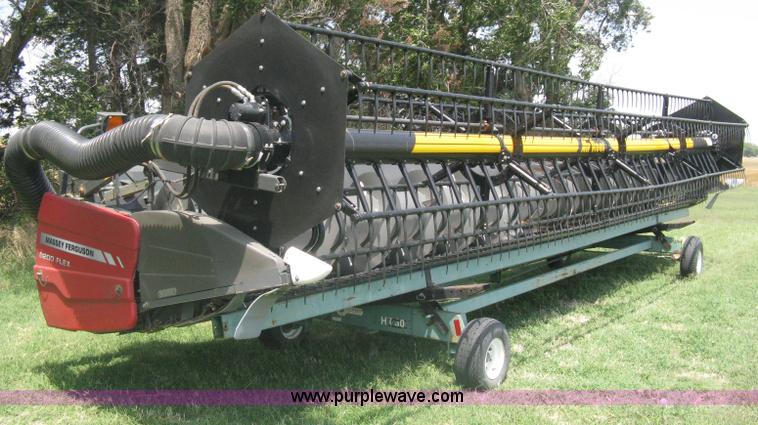 image for item A6448 Massey-Ferguson 8200 flex header with Crary air reel