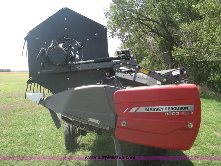 image for item A6448 Massey-Ferguson 8200 flex header with Crary air reel