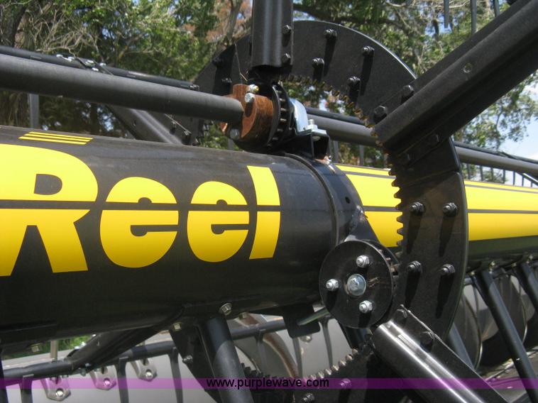 image for item A6448 Massey-Ferguson 8200 flex header with Crary air reel