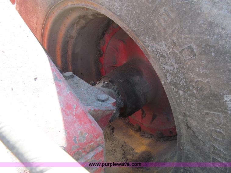 image for item A8331 1972 Versatile 700 tractor