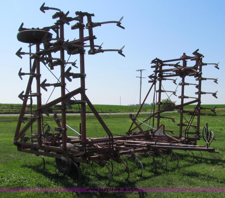 image for item A8333 International 45 Vibrashank 40' field cultivator