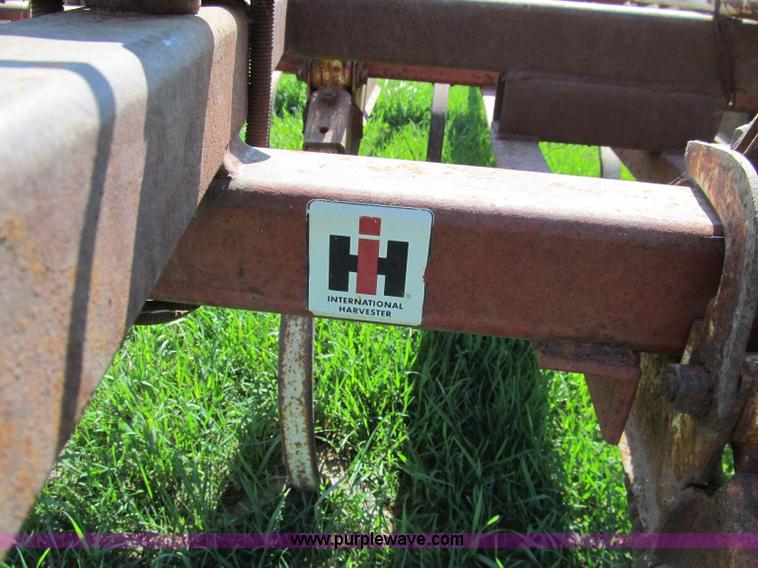 image for item A8333 International 45 Vibrashank 40' field cultivator