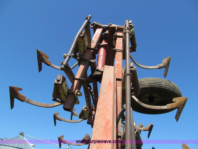 image for item A8333 International 45 Vibrashank 40' field cultivator