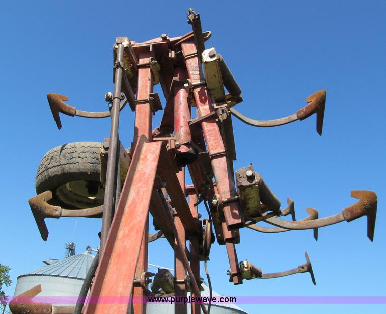 image for item A8333 International 45 Vibrashank 40' field cultivator