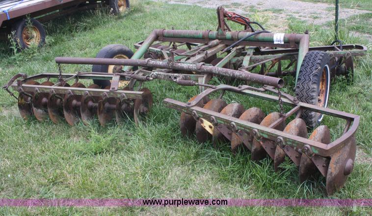 image for item B6719 John Deere 10' disk