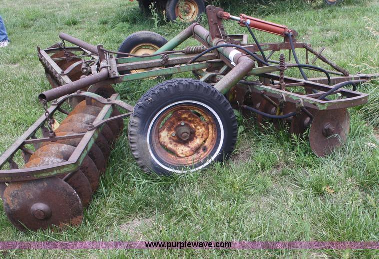 image for item B6719 John Deere 10' disk