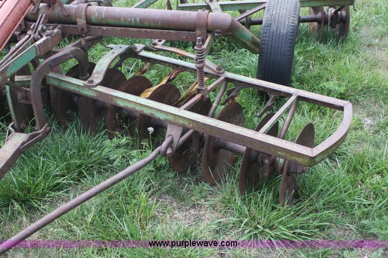 image for item B6719 John Deere 10' disk