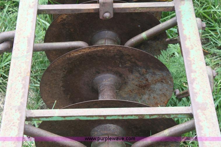 image for item B6719 John Deere 10' disk