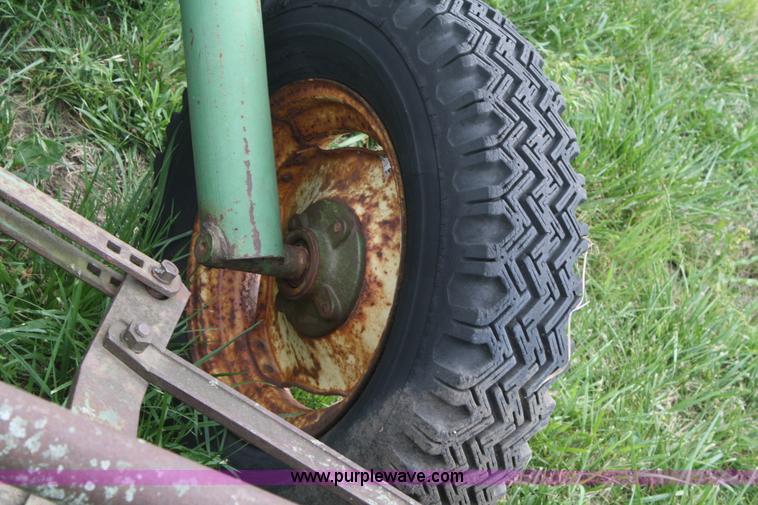 image for item B6719 John Deere 10' disk