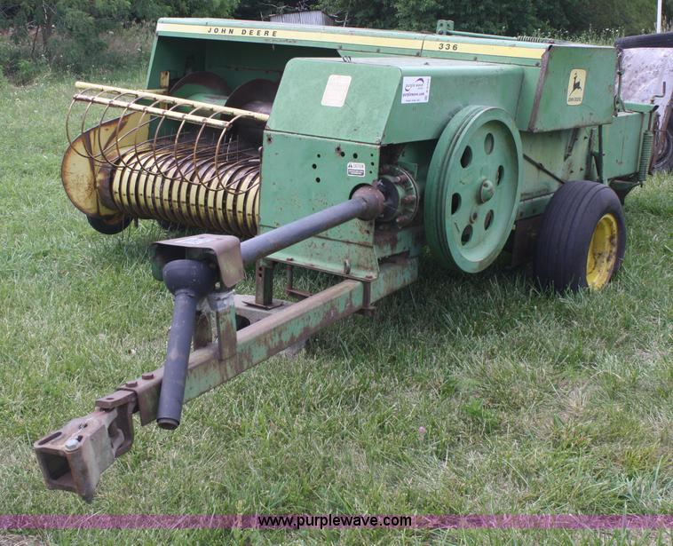 image for item B6720 1974 John Deere 336 square baler