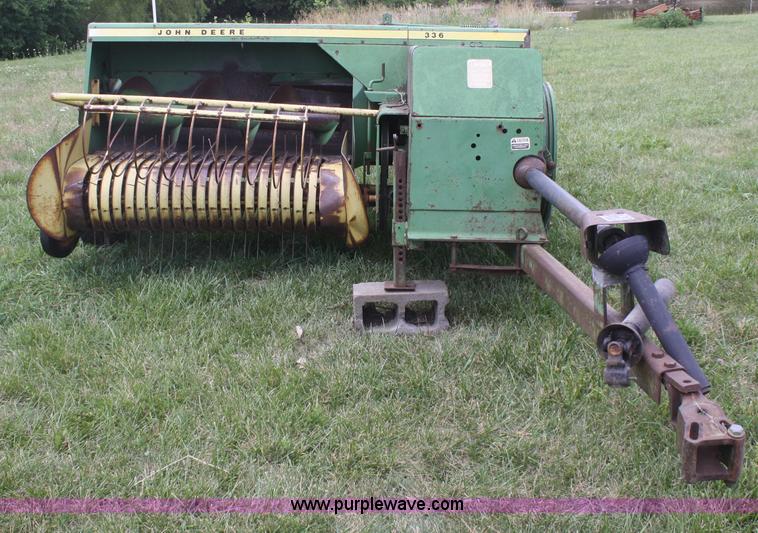 image for item B6720 1974 John Deere 336 square baler