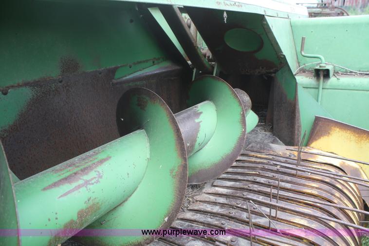 image for item B6720 1974 John Deere 336 square baler