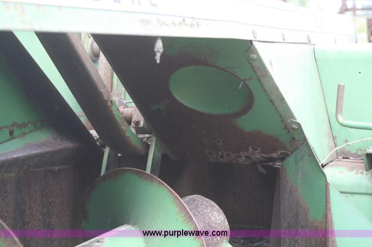 image for item B6720 1974 John Deere 336 square baler