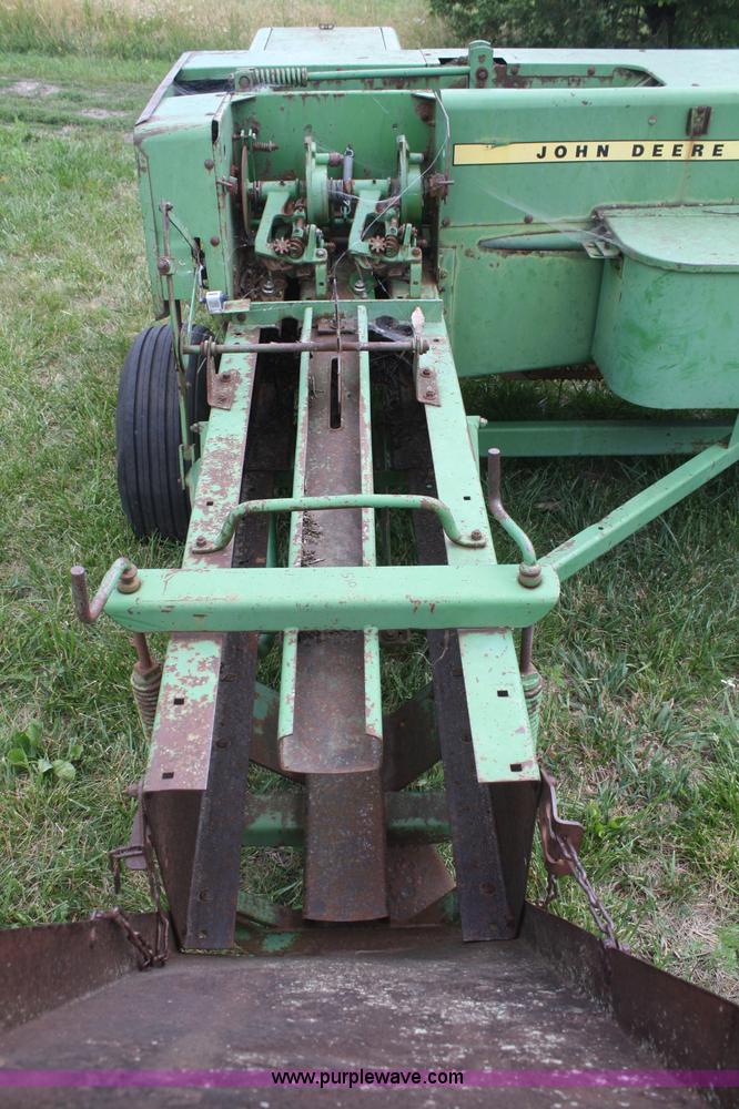 image for item B6720 1974 John Deere 336 square baler