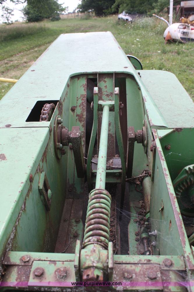 image for item B6720 1974 John Deere 336 square baler