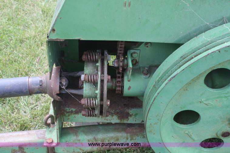 image for item B6720 1974 John Deere 336 square baler