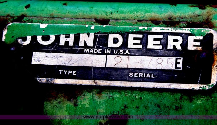 image for item B6720 1974 John Deere 336 square baler