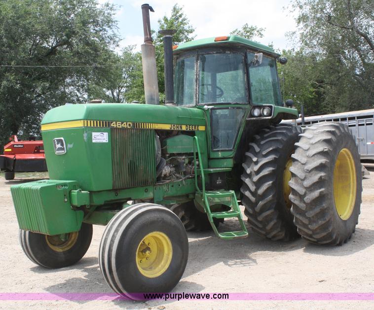 image for item B6724 1979 John Deere 4640 tractor