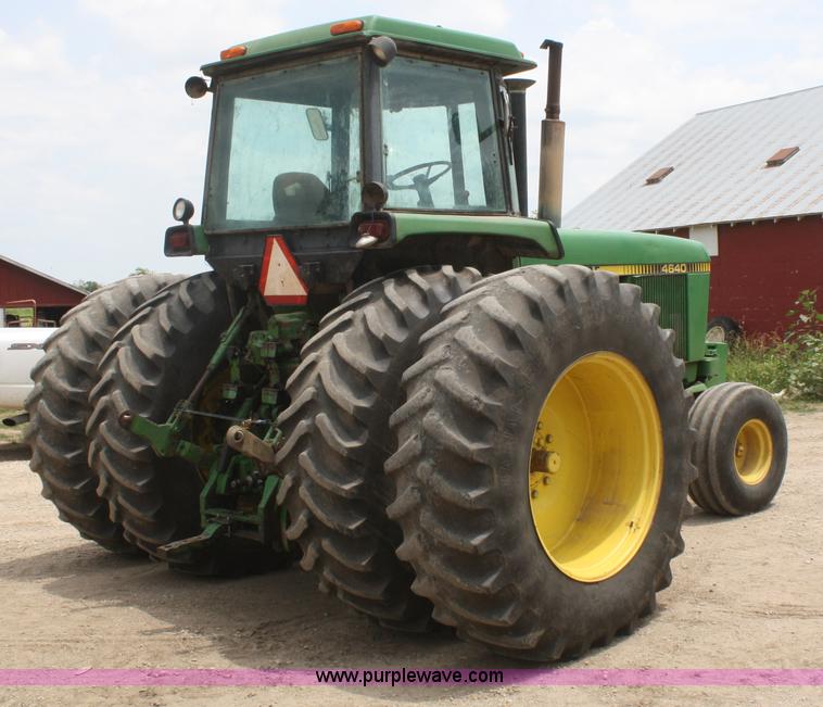 image for item B6724 1979 John Deere 4640 tractor