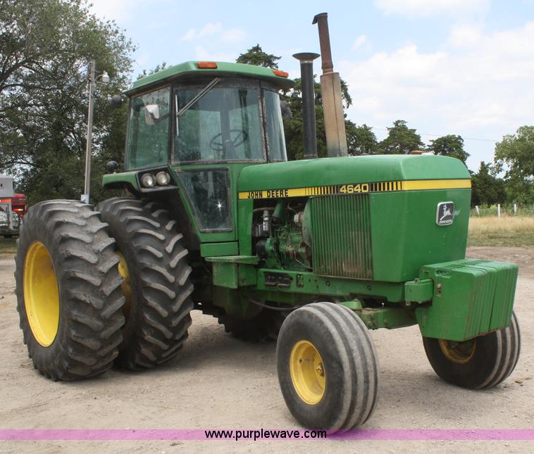 image for item B6724 1979 John Deere 4640 tractor