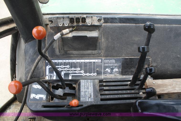 image for item B6724 1979 John Deere 4640 tractor