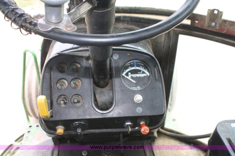 image for item B6724 1979 John Deere 4640 tractor